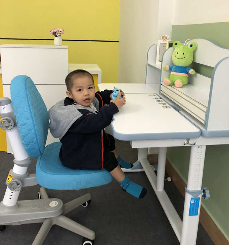 Mẫu bàn học thông minh Bsuc được nhiều gia đình phụ huynh lựa chọn Mẫu bàn học thông minh Bsuc được nhiều gia đình phụ huynh lựa chọn