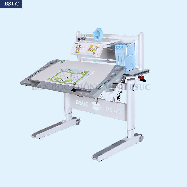 Sử dụng bàn học thông minh là sự lựa chọn tuyệt vời dành cho bé