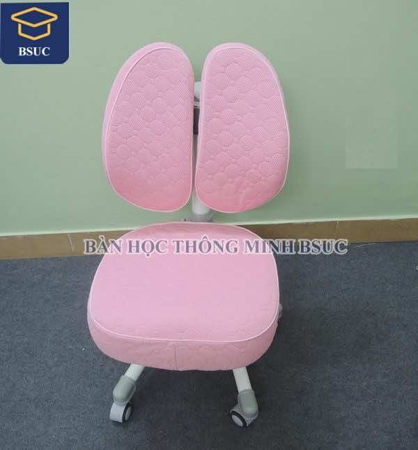 Các bậc phụ huynh cần lưu ý điều chỉnh chiều cao của chiếc ghế phù hợp với chiều cao của bé
