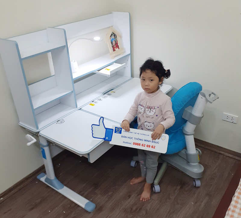 Bộ bàn ghế thông minh màu xanh đáng yêu cho bé Bộ bàn ghế thông minh màu xanh đáng yêu cho bé