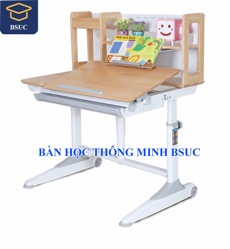 Những chiếc bàn học được thiết kế từ chất liệu gỗ cao cấp