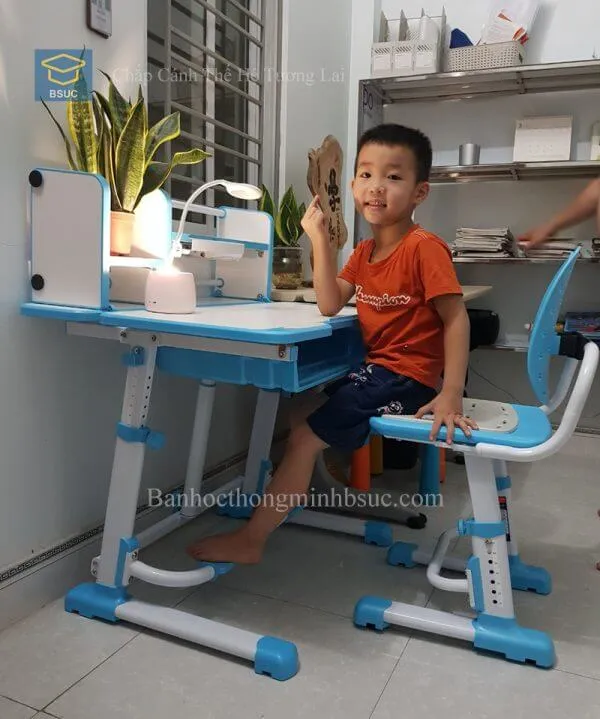 Bộ bàn học chống gù mang đến sự an toàn tuyệt đối cho trẻ