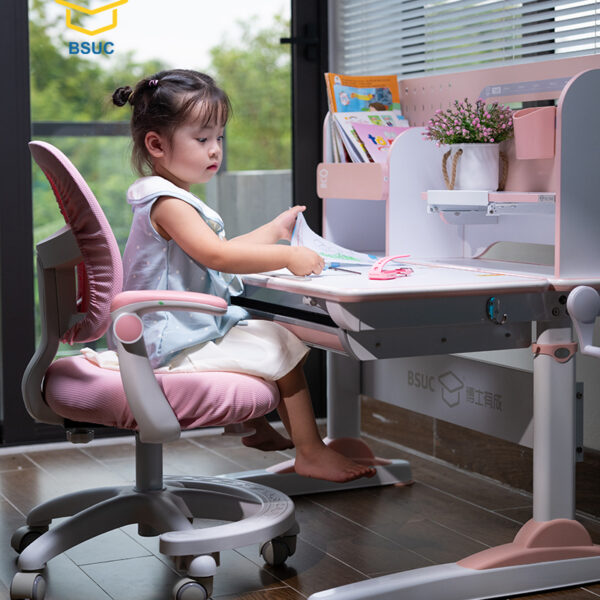 Bé Học Tập Cùng Bộ Bàn Ghế BSUC