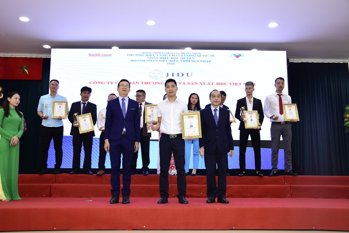 BSUC vinh dự nhận danh hiệu Thương hiệu Vàng Chất lượng Quốc tế 2020 tại Việt Nam.