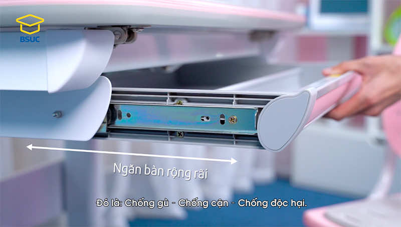 Ngăn kéo rộng rãi, giúp bé lưu trữ đồ dùng học tập Ngăn kéo của bàn rộng rãi, giúp bé lưu trữ đồ dùng học tập