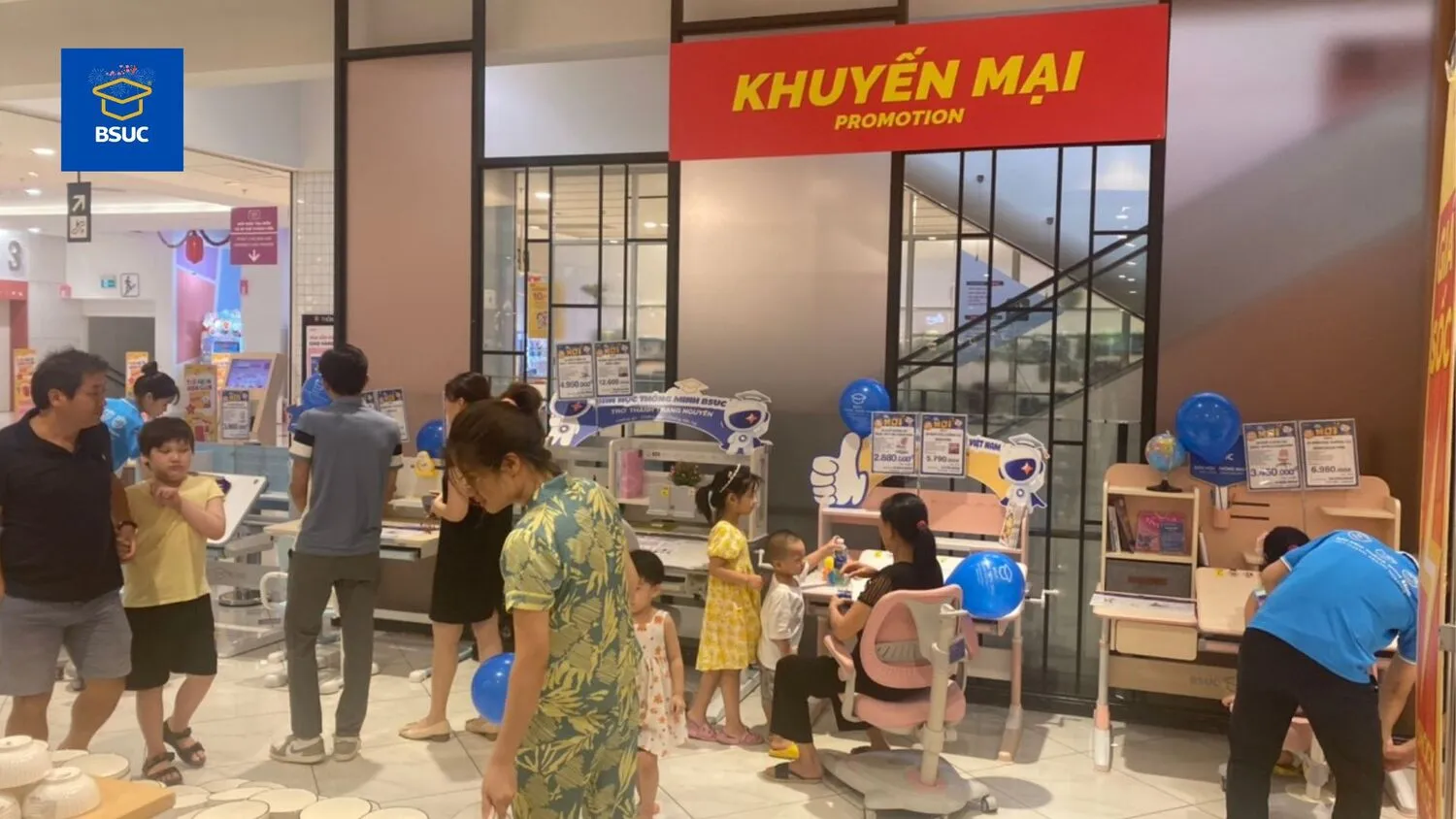 Nhiều khách hàng tới trải nghiệm sản phẩm của BSUC tại AEON MALL