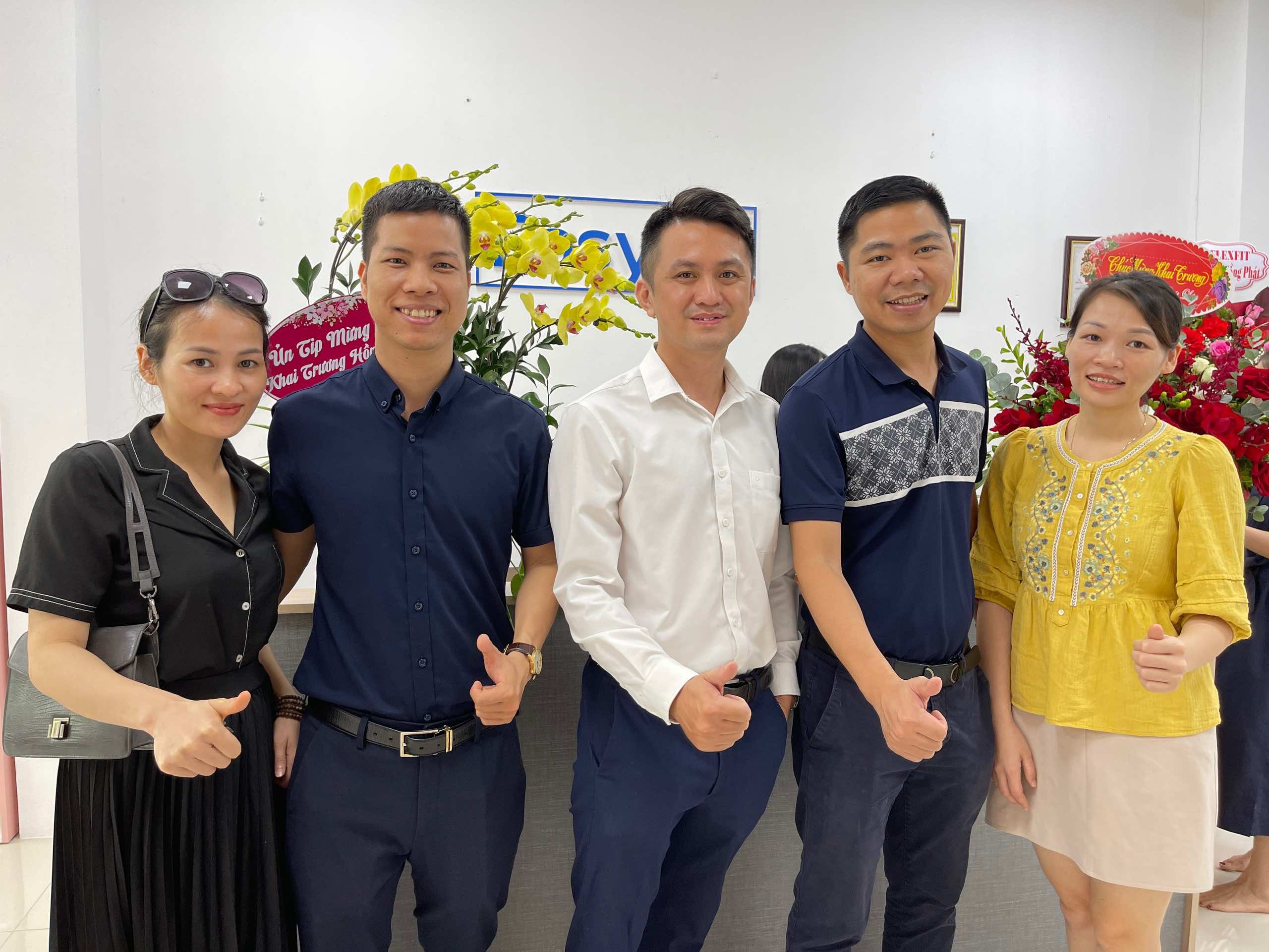 BSUC tưng bừng khai trương cửa hàng mới tại Nam Từ Liêm