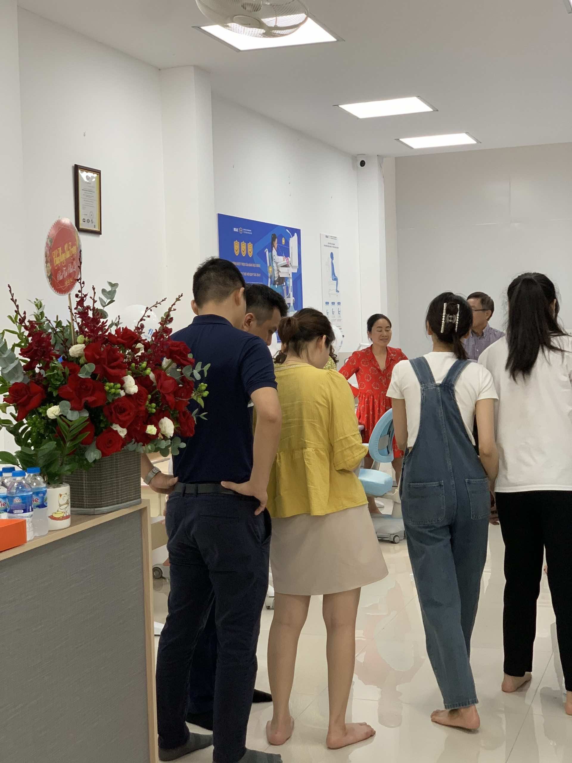 BSUC tưng bừng khai trương cửa hàng mới tại Nam Từ Liêm