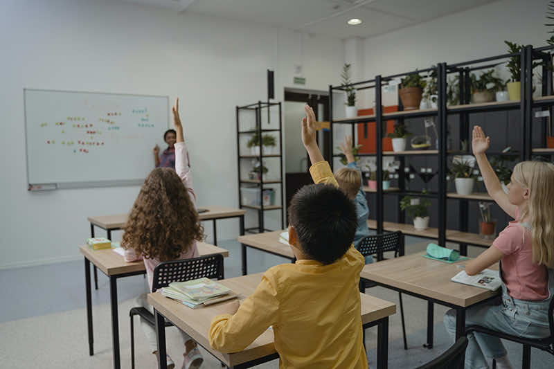 Việc phụ thuộc quá nhiều vào bàn học thông minh Việc phụ thuộc quá nhiều vào bàn học thông minh