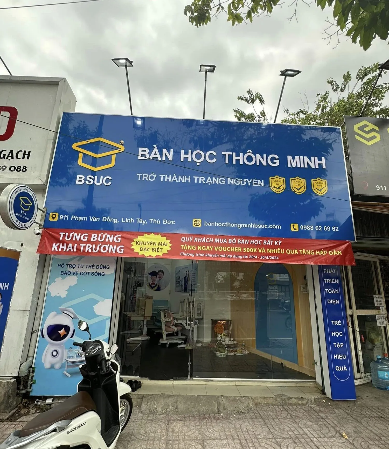 BSUC tưng bừng khai trương showroom bàn học thông minh tại Thủ Đức