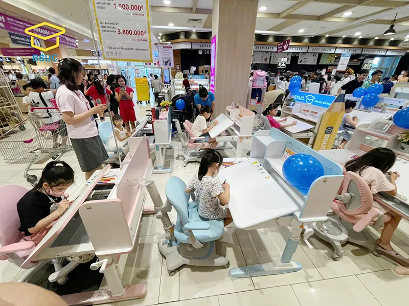 BSUC Tổ Chức Chương Trình Vẽ Tranh Cho Bé – Nhận Quà Liền Tay Tại AEON Mall Long Biên, Hà Nội 1 Chương Trình Vẽ Tranh Cho Các Bé Tại Aeon Mall Long Biên 01